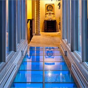 Exploring the Benefits of Glass Flooring in Modern Design Exploring the Benefits of Glass Flooring in Modern Design