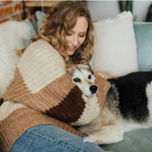 Pet-Friendly Fabrics: Choosing the Best Material for Your Lounge Pet-Friendly Fabrics: Choosing the Best Material for Your Lounge