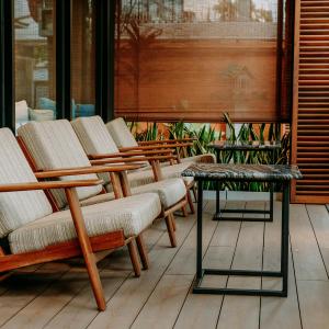 How To Identify Genuine Teak Wood Furniture