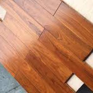 How to choose long-lasting Acacia Hardwood flooring for our living space?