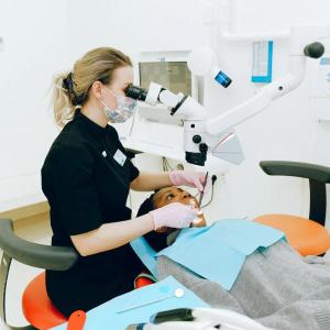 Common Mistakes People Make with Invisible Braces & How to Avoid Them