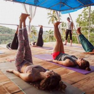 Tips to get the best benefits from yoga teacher training programs 