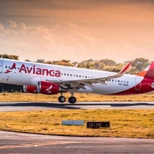 How can I get a live person from Avianca Airlines?