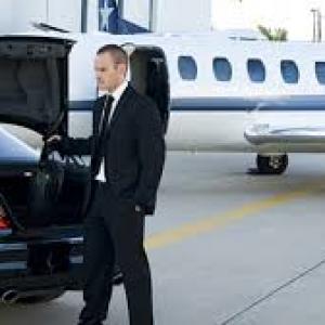 Hire A Affordable Heathrow To Gatwick Airport Taxi Service 