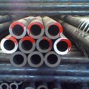 Comparison of seamless pipe and straight seam steel pipe