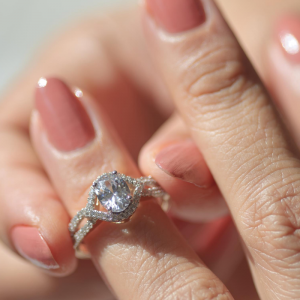 Why Should Buy A Moissanite Engagement Ring?