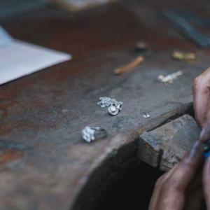 Why Choose Hand-Made Jewellery in London?