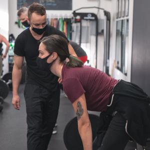 Why Weight Lifting Classes Are Perfect for Beginners Looking to Get in Shape?