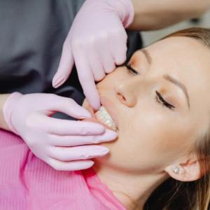 How Cosmetic Bonding Can Fix Chipped or Gapped Teeth