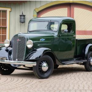 Advertising Signs, Petroliana, Automobilia do Well in Miller & Miller's June 15-16 Online Auctions