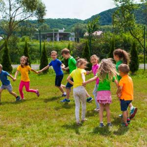 The Benefits of Outdoor-Free Play in Children's Development