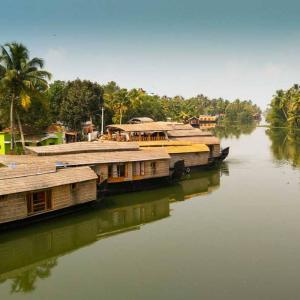 Explore Backwaters & Hills: Kerala Tour from Delhi Made Easy